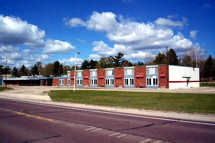 Bayside Hotel (Bayside Inn, The Surf) - Real Estate Listing Photo (newer photo)